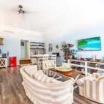 Palms Cottage At Viking Hill